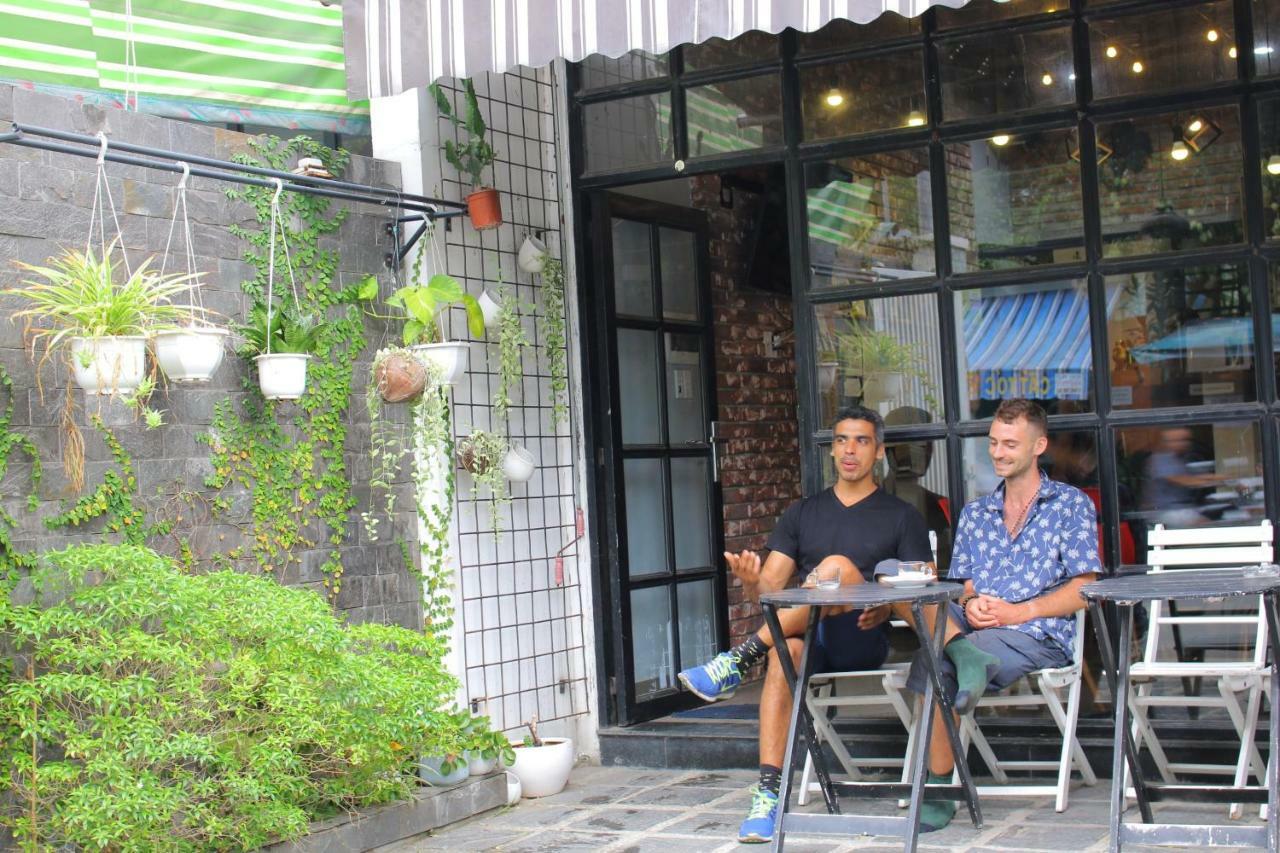 Travellers Nest Hostel Дананг Экстерьер фото